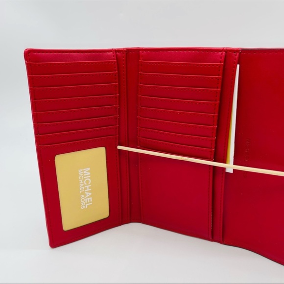 Michael Kors Large Trifold Wallet Rich Red Quilted Leather - Picture 7 of 7